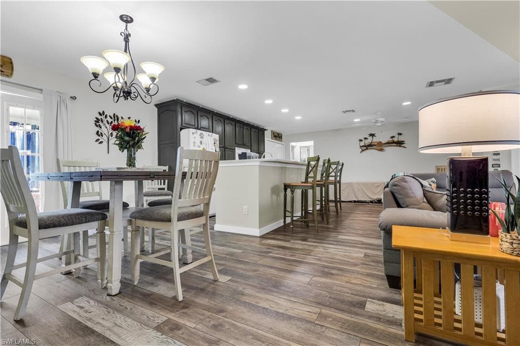 1385 Pine AVE-2