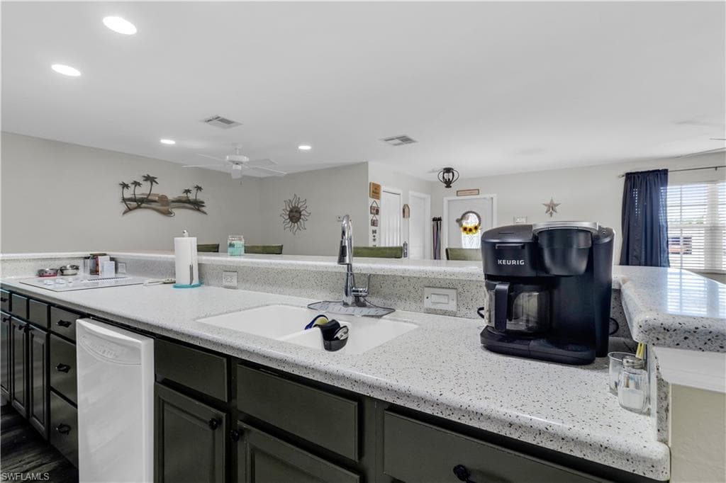 1385 Pine AVE-4