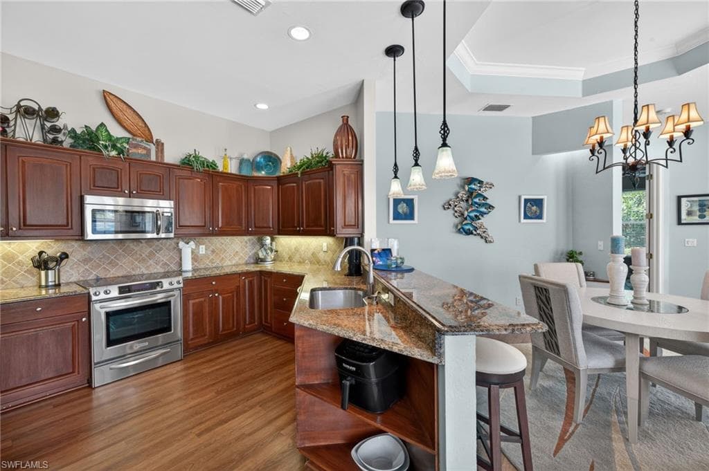 15117 Ports Of Iona DR-8