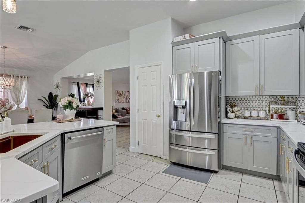 18330 Beauty Berry CT-1