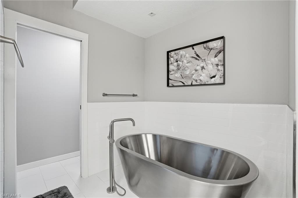 4210 Fulton CIR-16