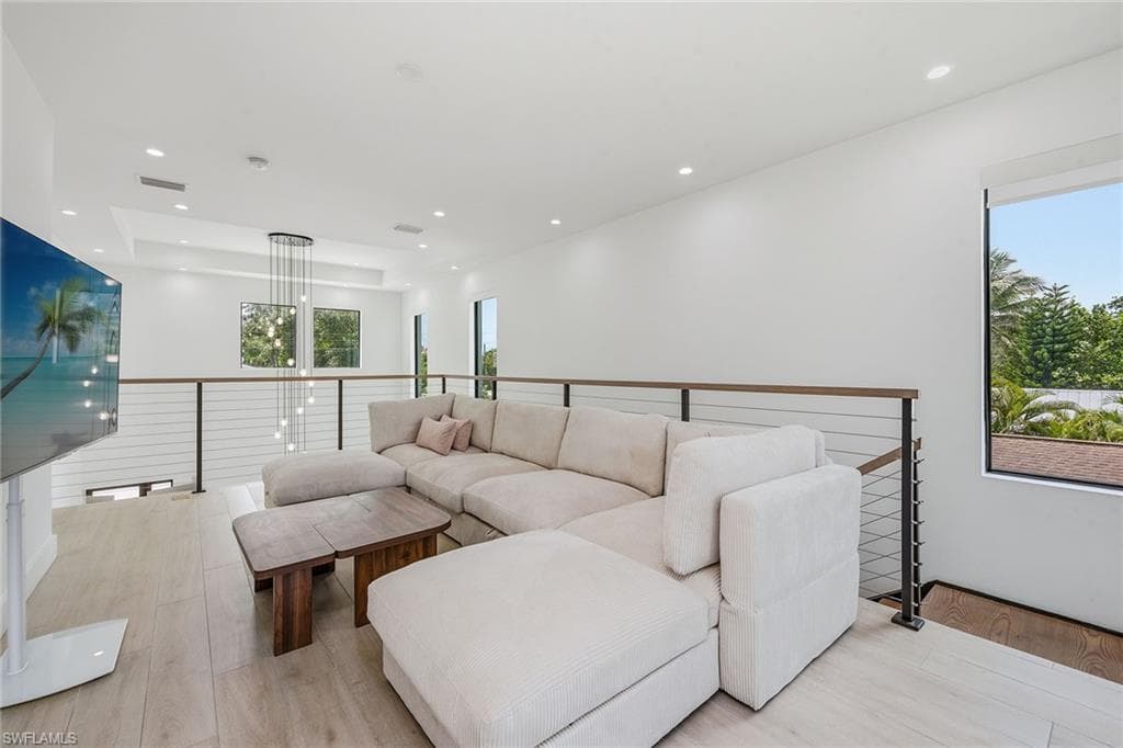 3400 Canal ST-24