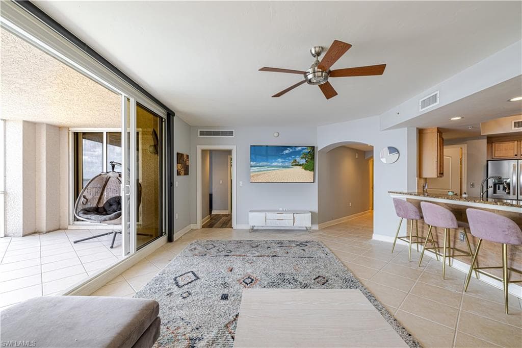 2090 W First ST E705-8
