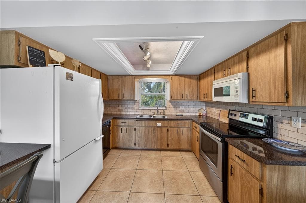 3188 Shell Mound BLVD-22