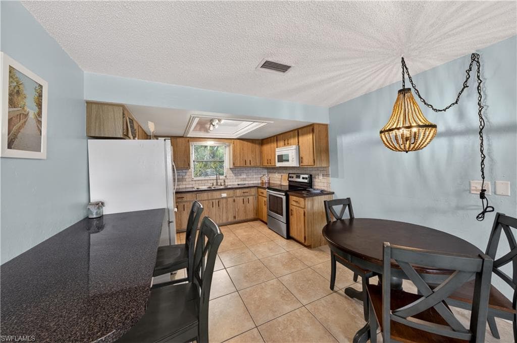 3188 Shell Mound BLVD-19