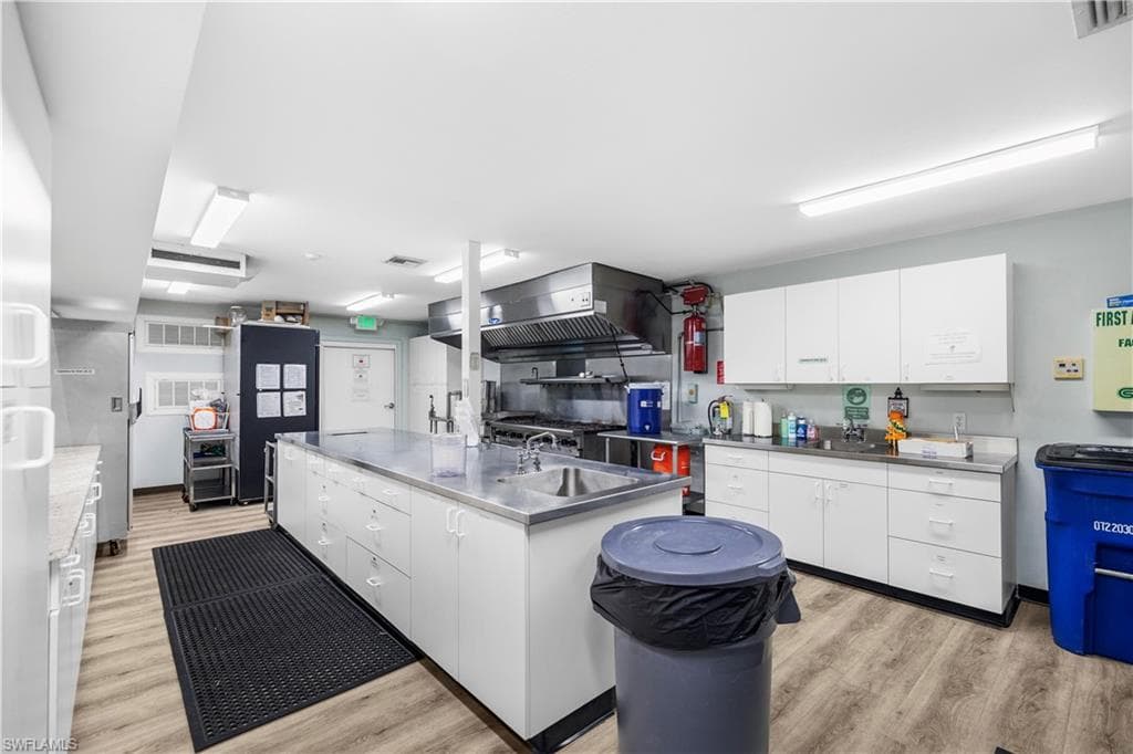 514 Blossom CT-24