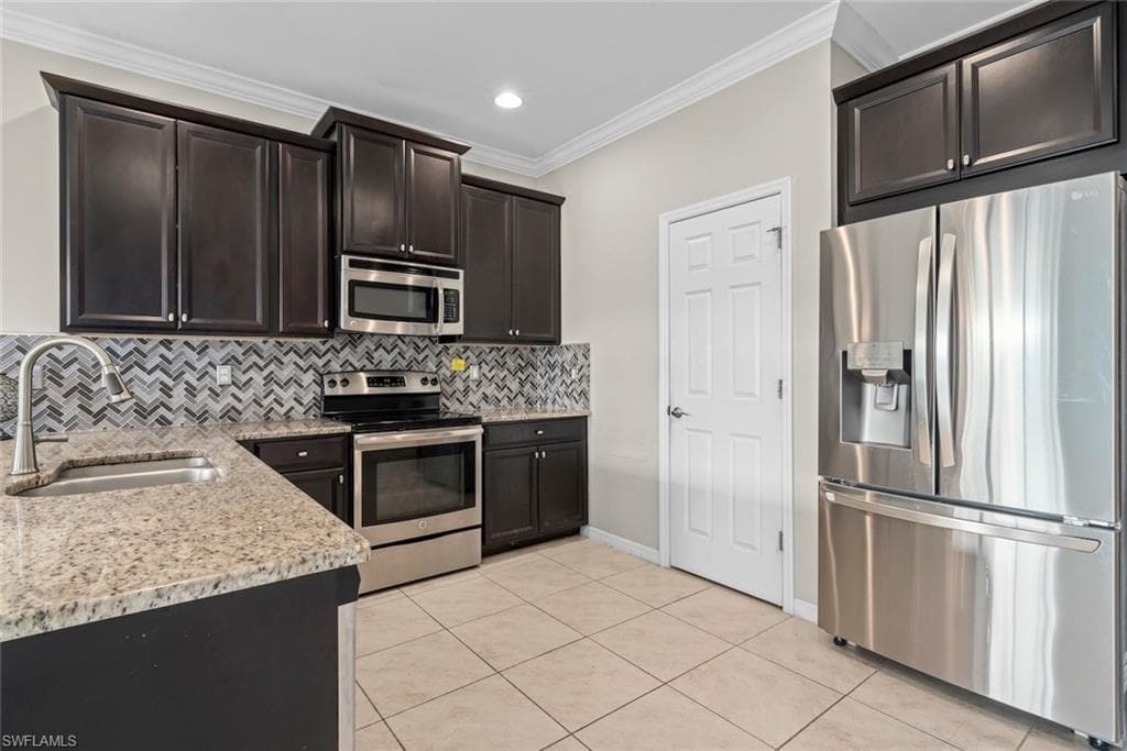 10864 Alvara WAY-3