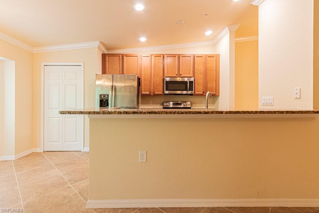 13761 Julias WAY 323-4