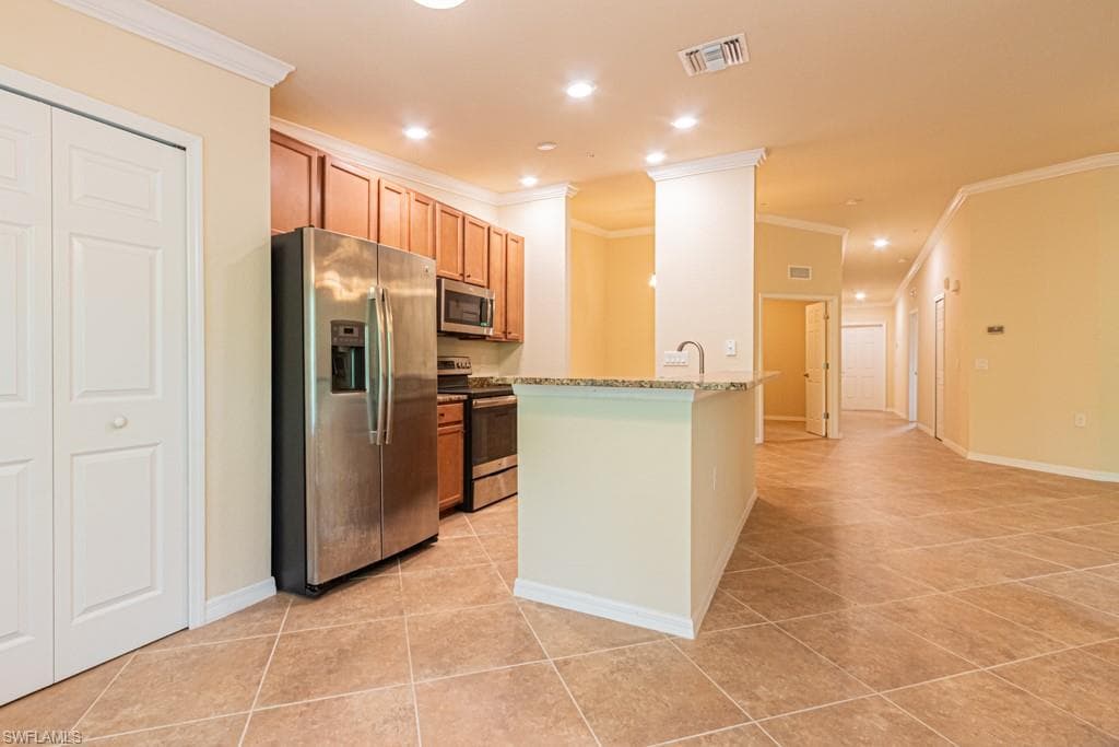 13761 Julias WAY 323-3