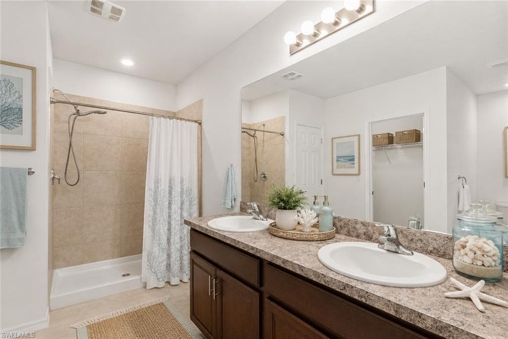 722 Hadley PL W-8