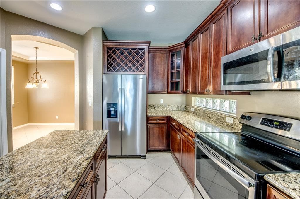 17026 Tremont ST-5