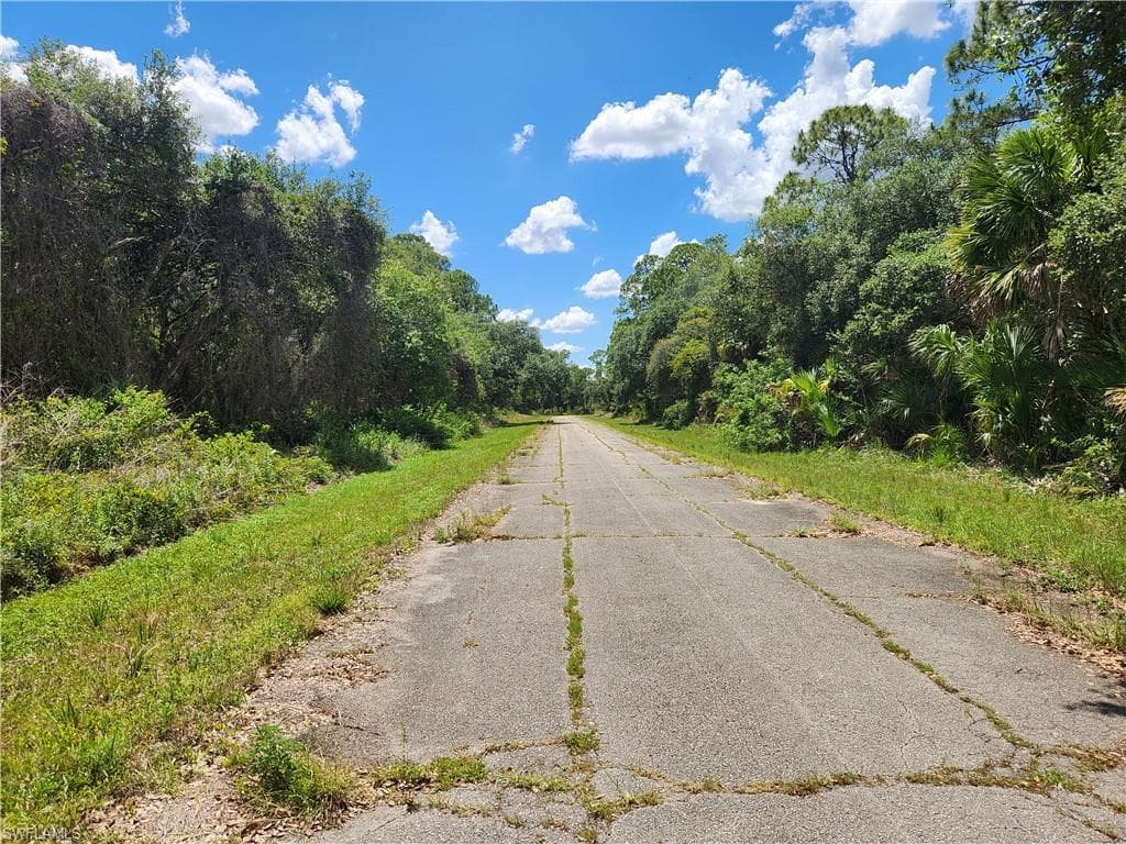 636 Nassau CIR-6