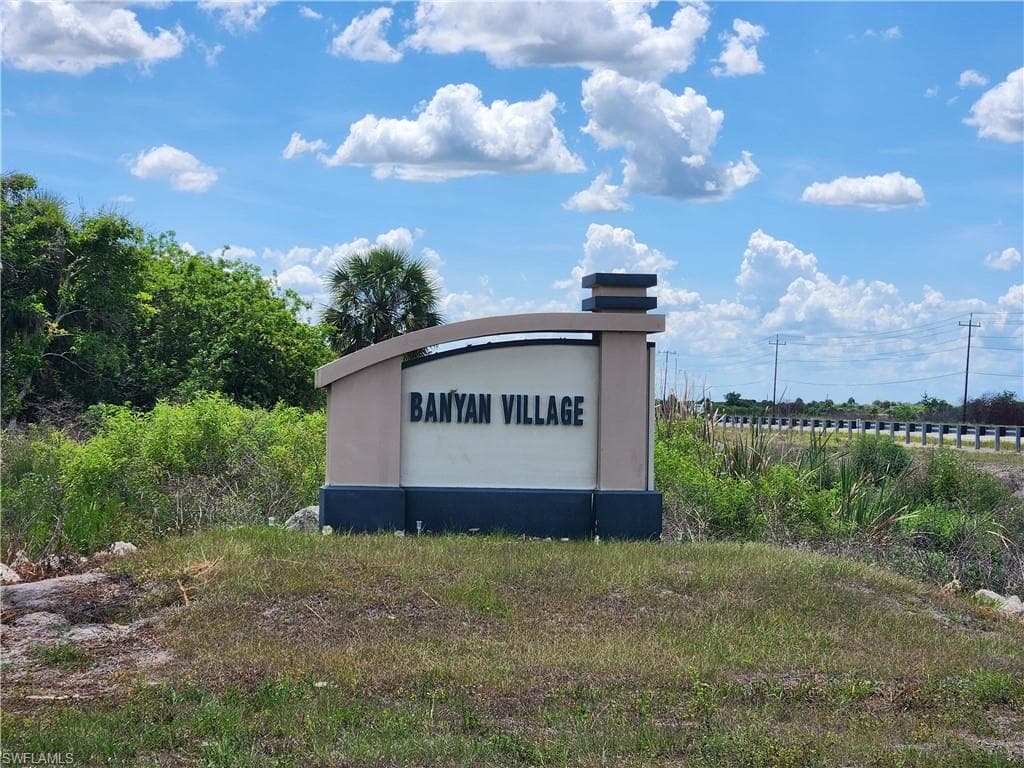 636 Nassau CIR-1