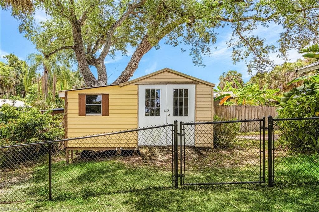 13520 Island RD-28
