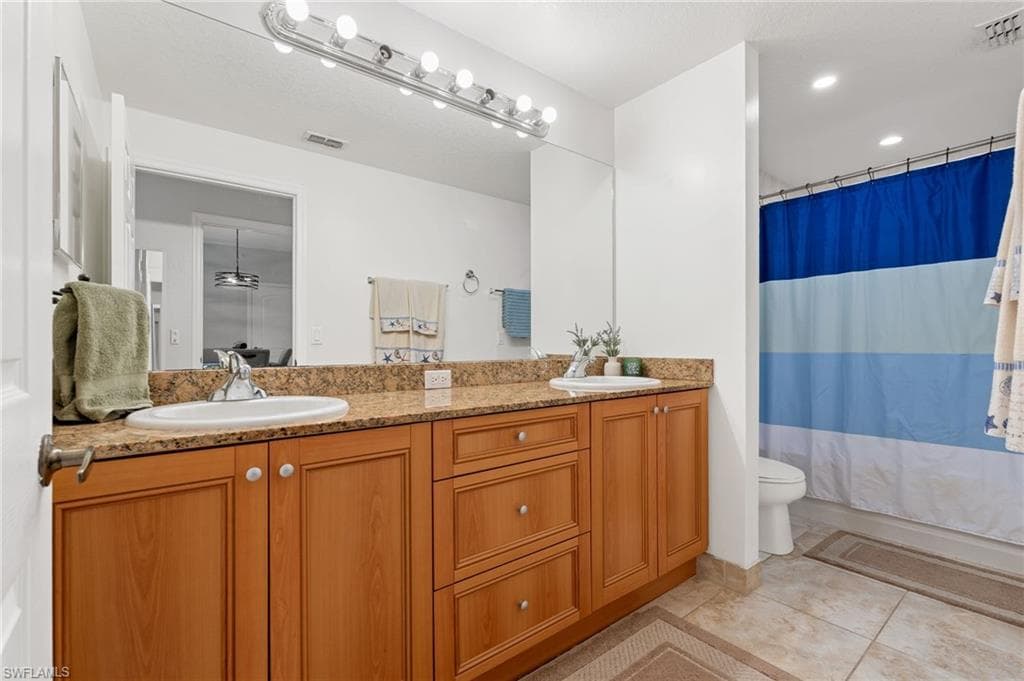 20140 Estero Gardens CIR 104-11