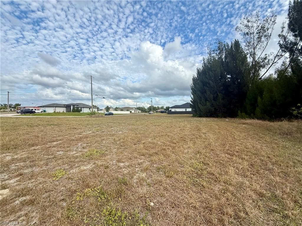 3644 NE 9th PL-4