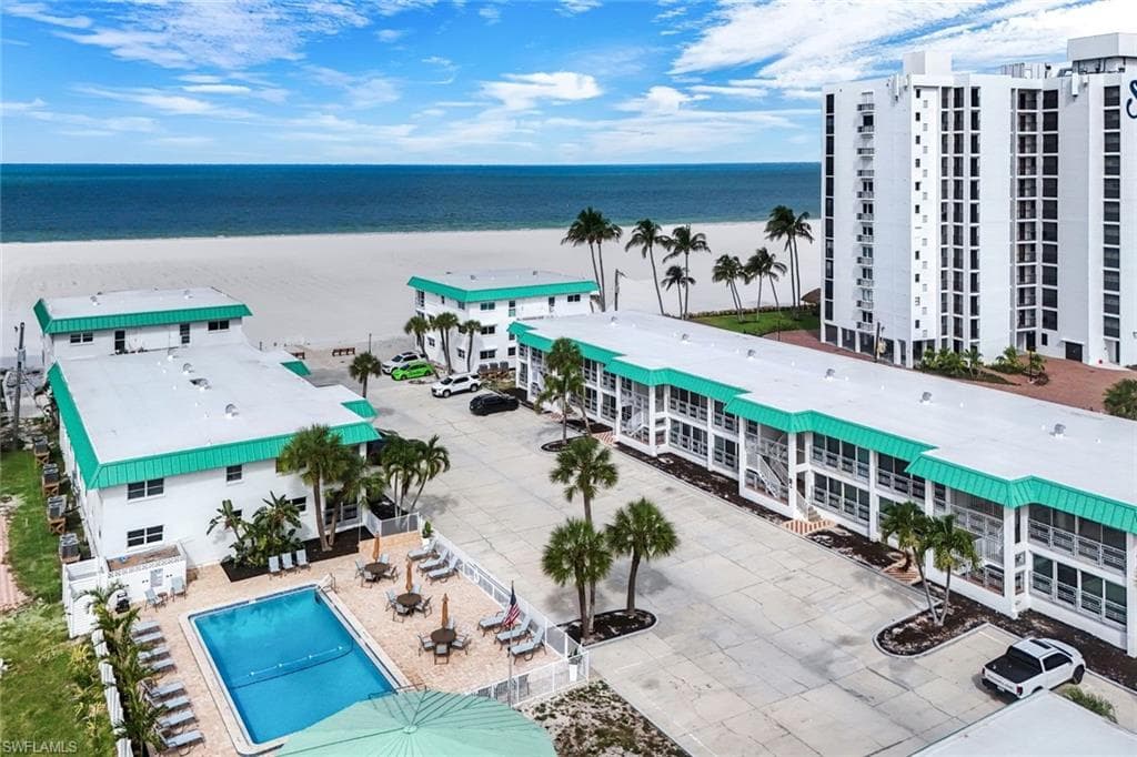 6500 Estero BLVD C113-1