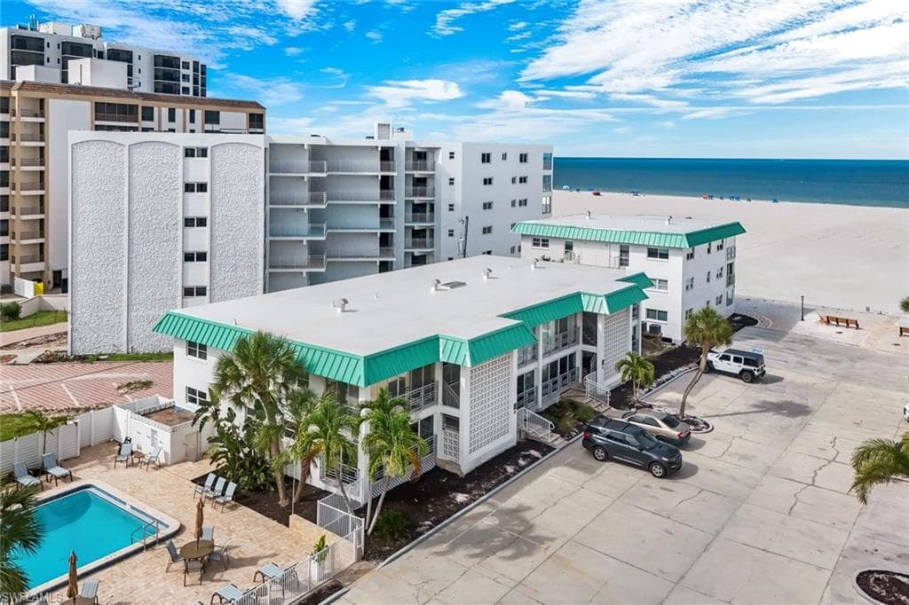 6500 Estero BLVD C113-23