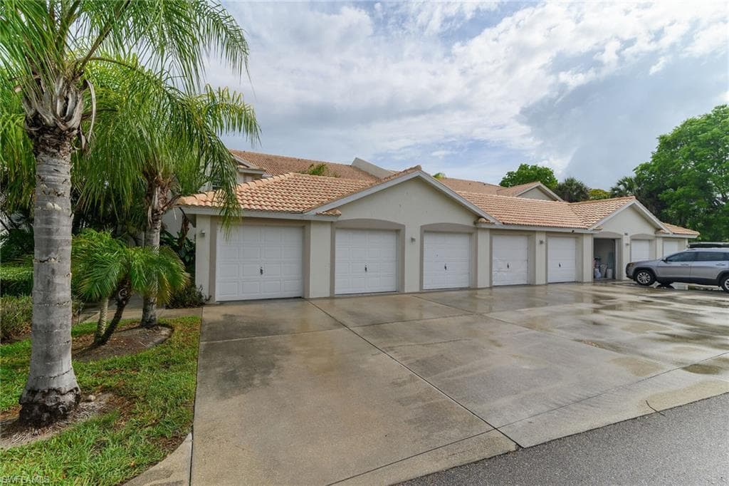 365 Stella Maris DR N 2902-27