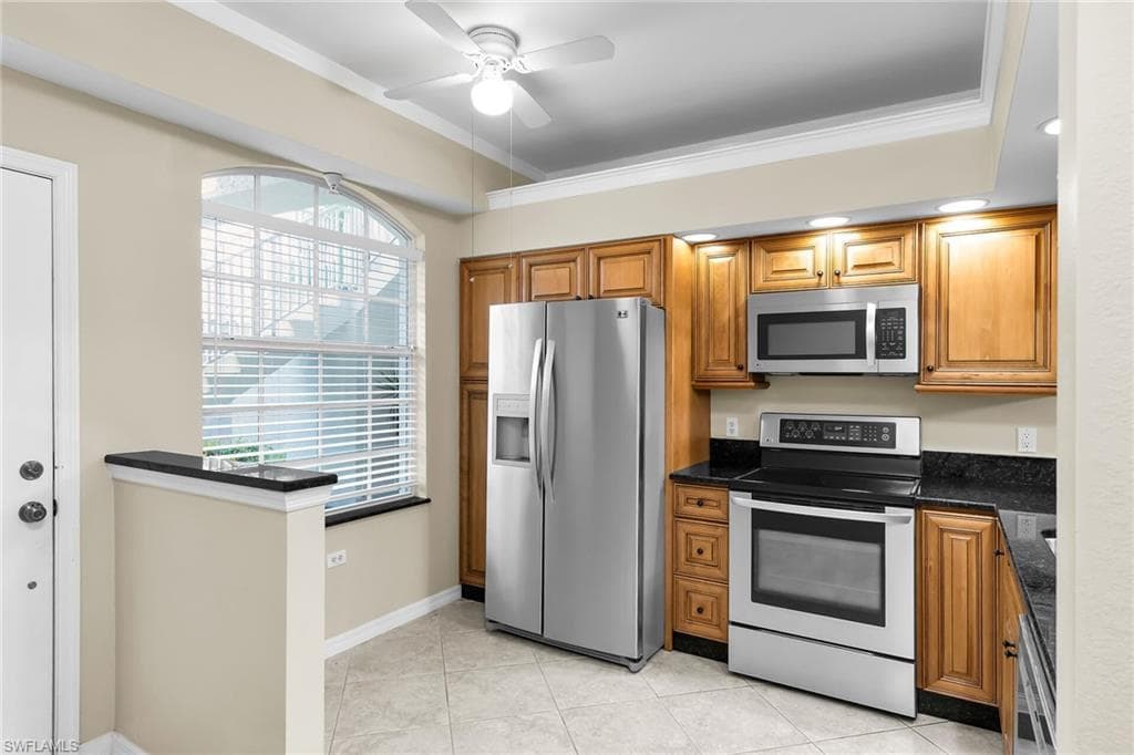 365 Stella Maris DR N 2902-8