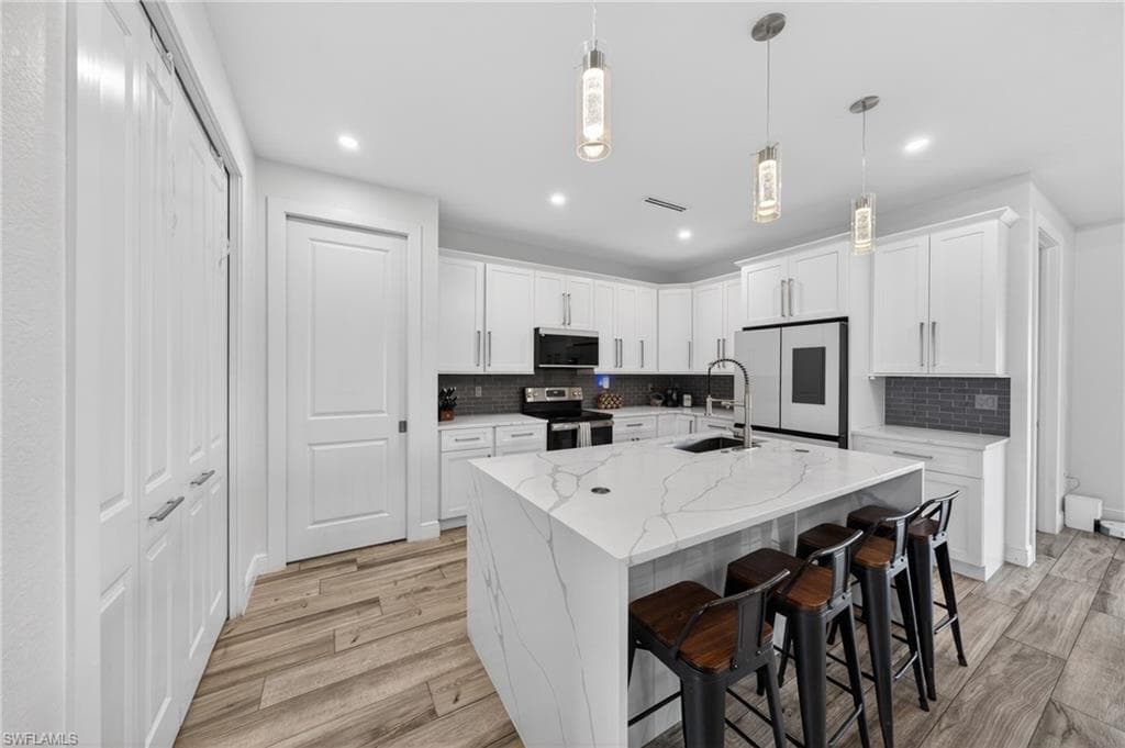 1902 NE 20th ST-8