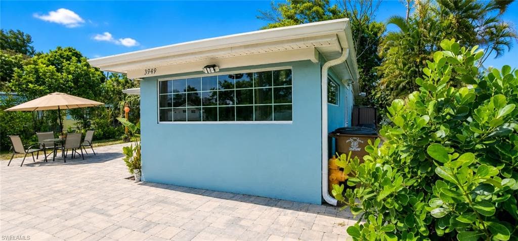 3949 Maxine St-5