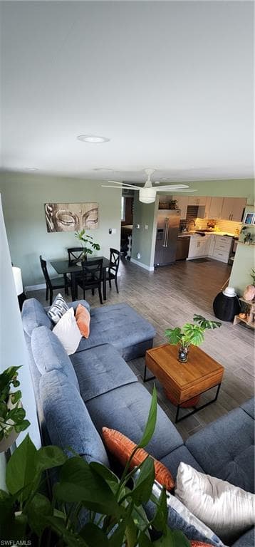 3949 Maxine St-20
