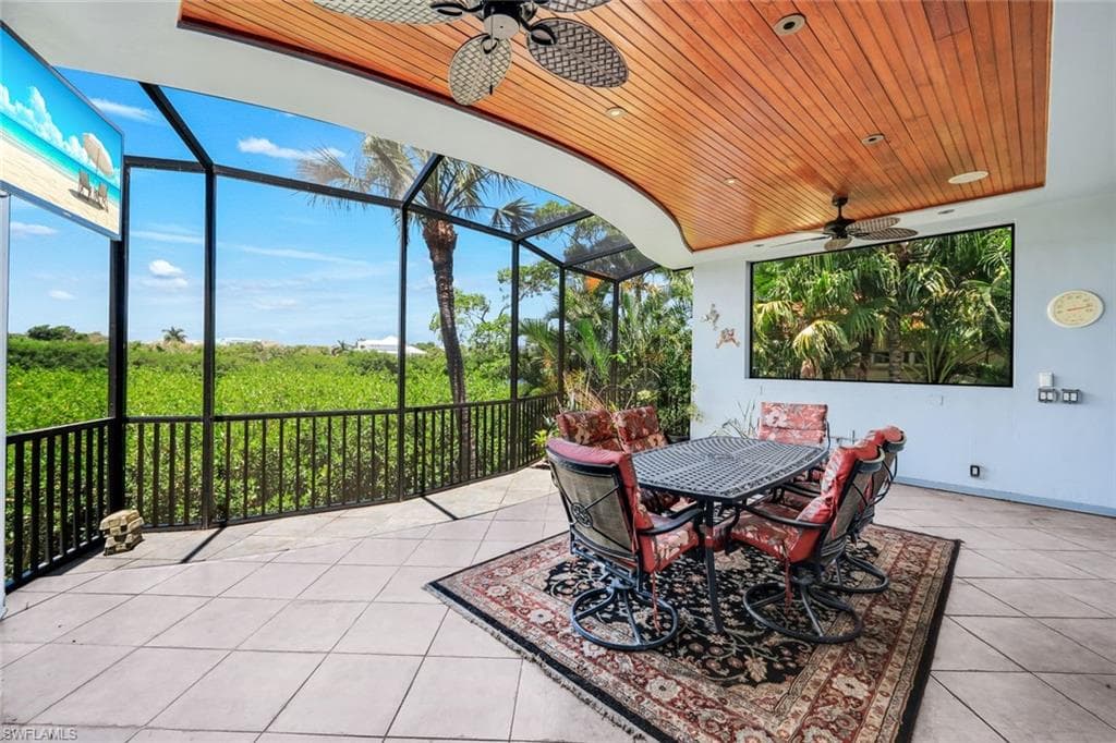834 HIDEAWAY CIR W-22