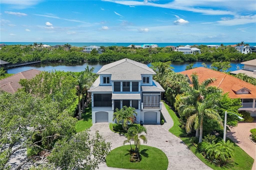 834 HIDEAWAY CIR W-1