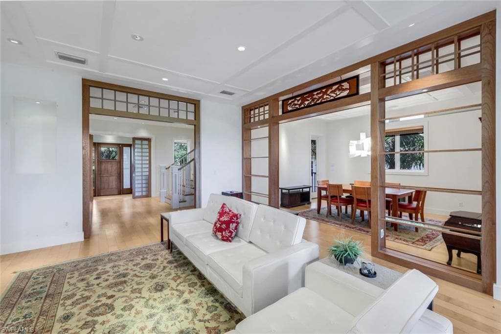 834 HIDEAWAY CIR W-5