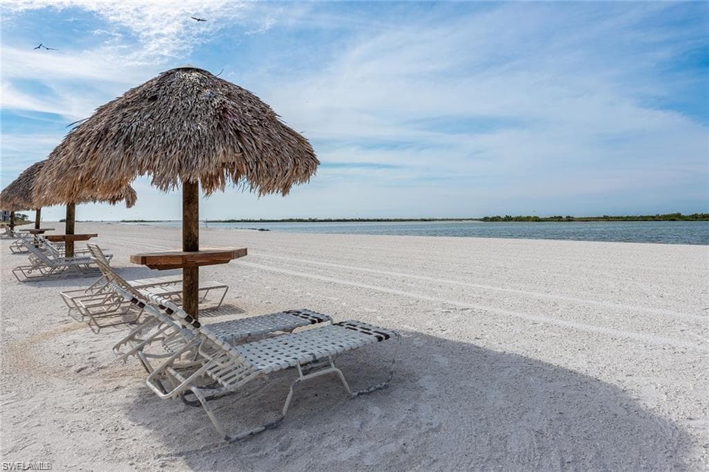 834 HIDEAWAY CIR W-27