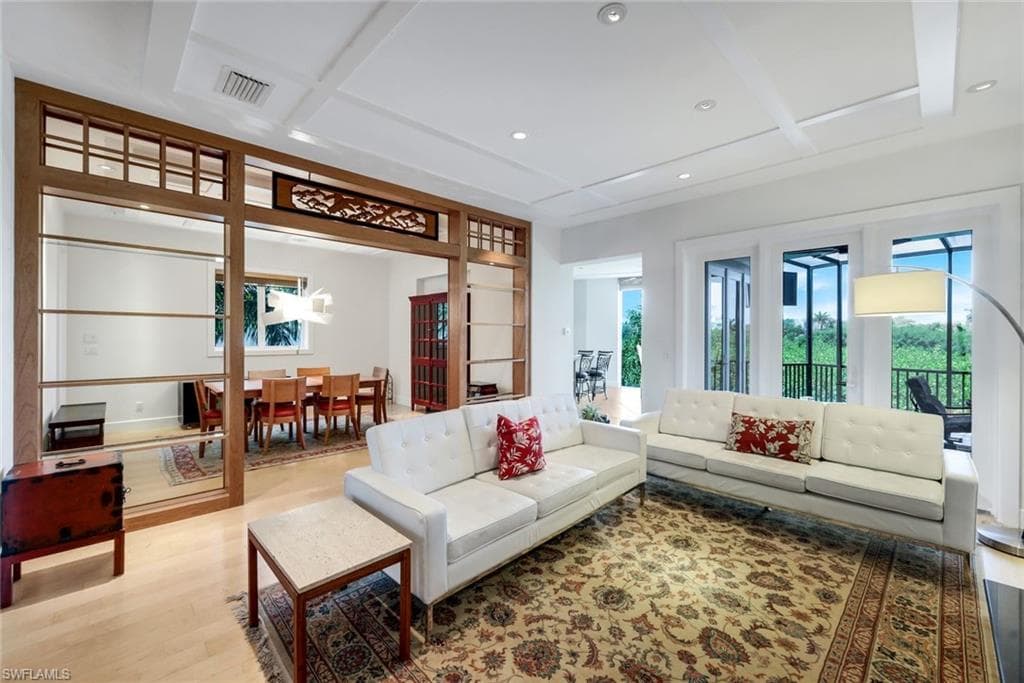 834 HIDEAWAY CIR W-4
