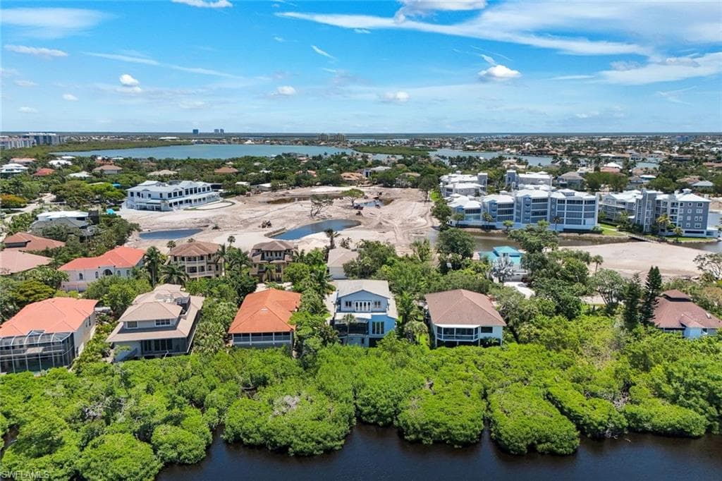 834 HIDEAWAY CIR W-48