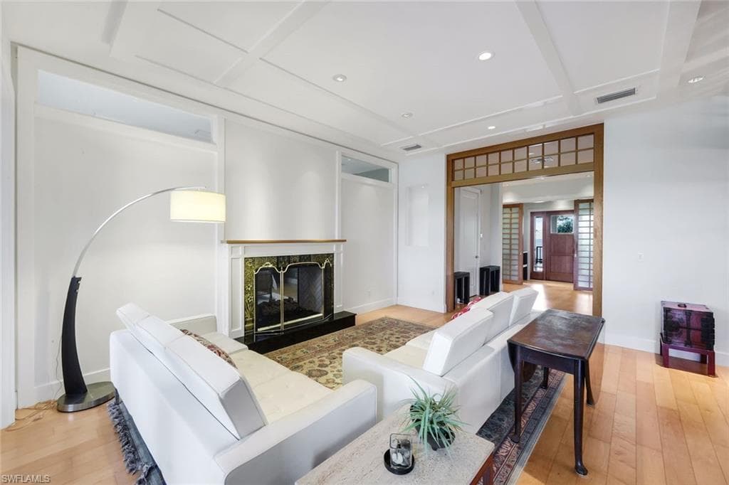 834 HIDEAWAY CIR W-40
