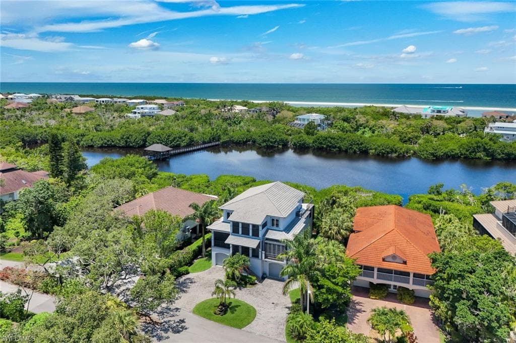 834 HIDEAWAY CIR W-36