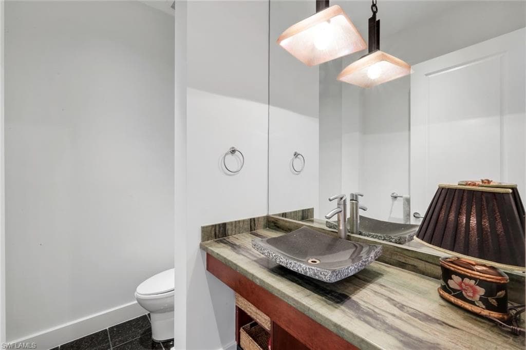834 HIDEAWAY CIR W-14