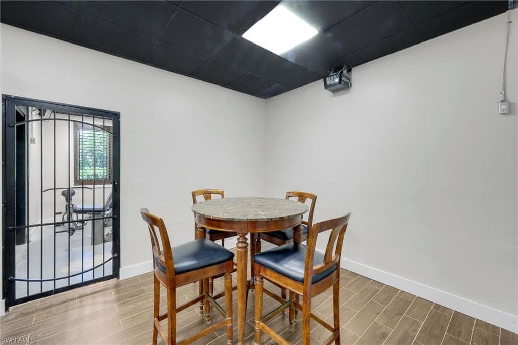 834 HIDEAWAY CIR W-18