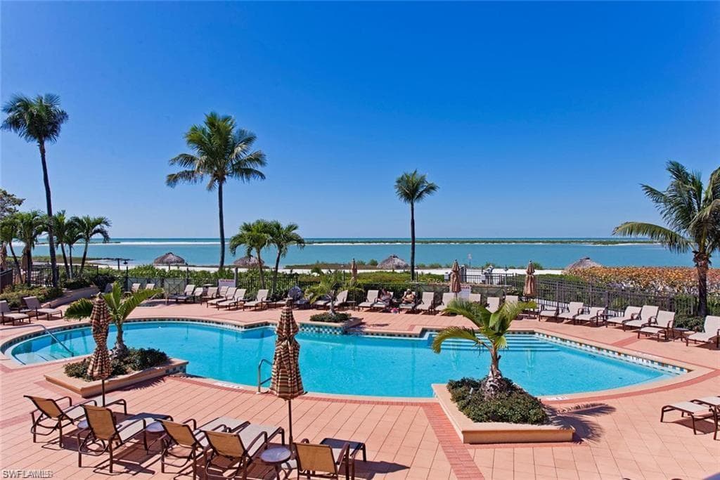 834 HIDEAWAY CIR W-28