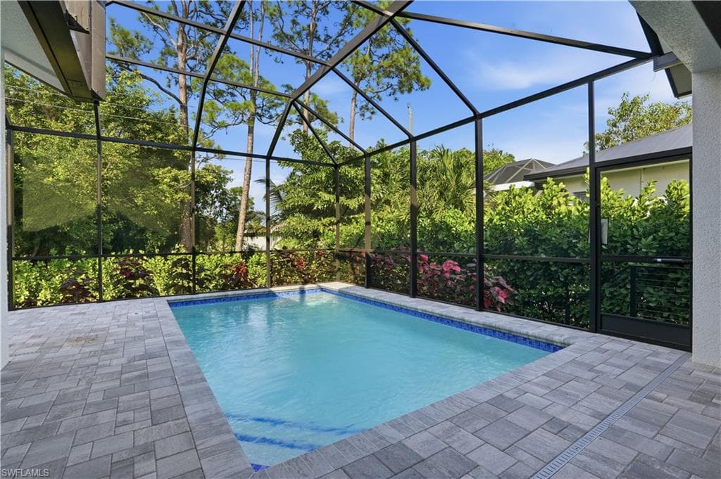 2769 Van Buren AVE-17