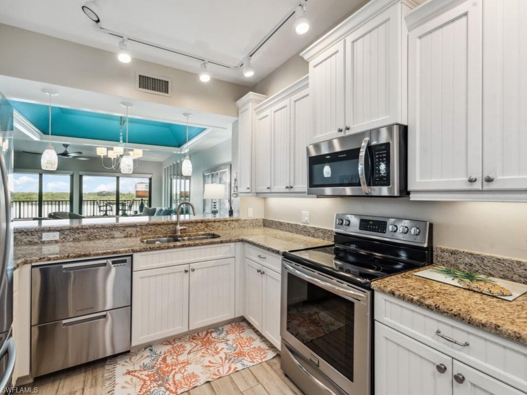232 La Peninsula BLVD 232-5