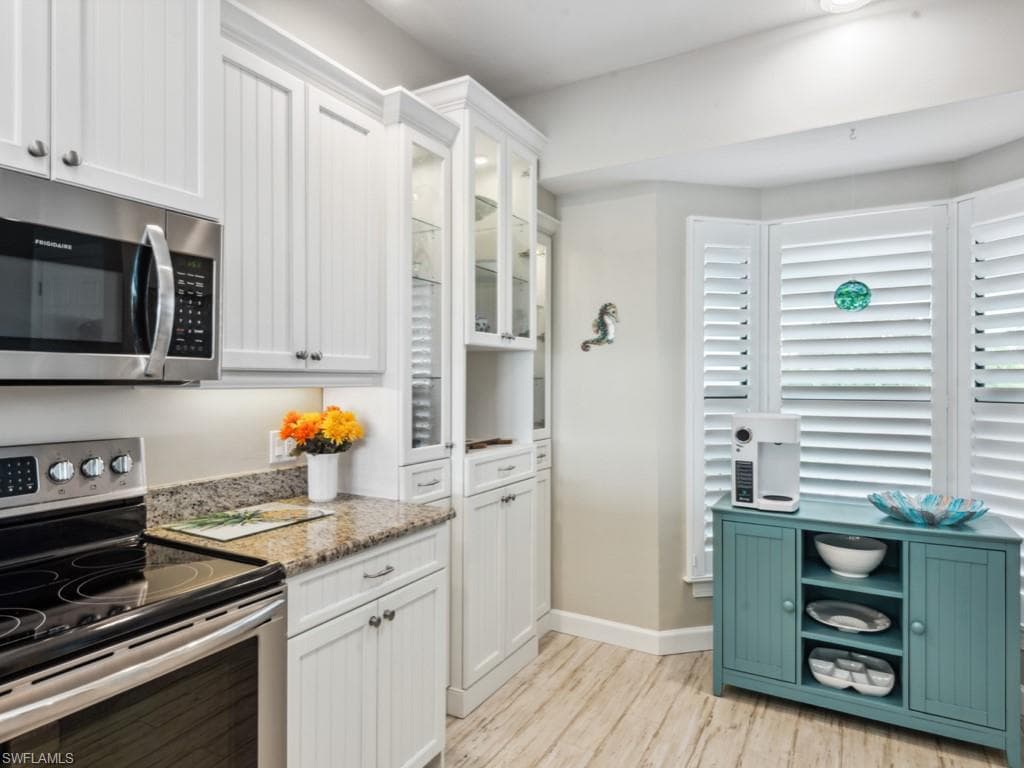 232 La Peninsula BLVD 232-6