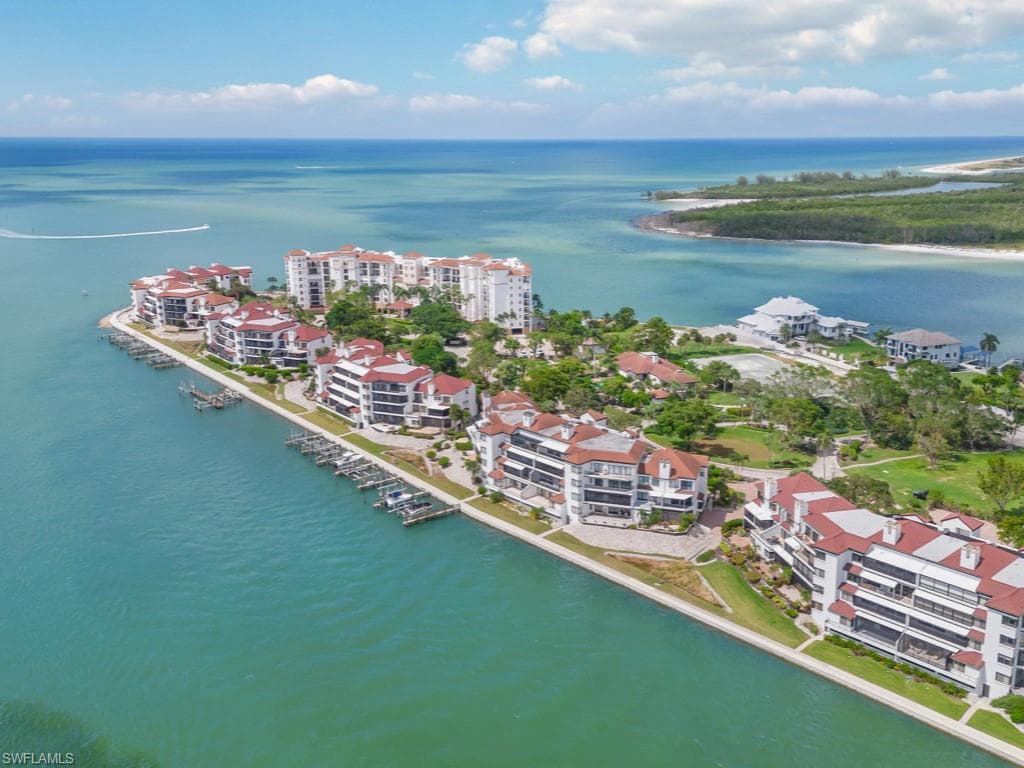 232 La Peninsula BLVD 232-0