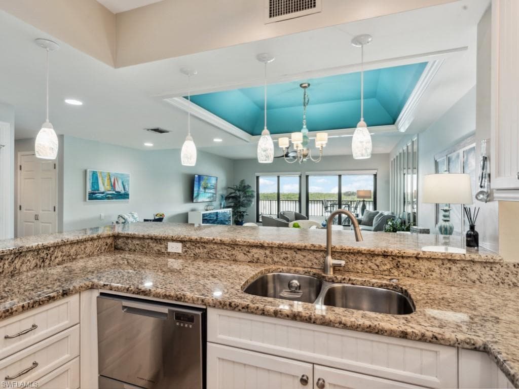 232 La Peninsula BLVD 232-4