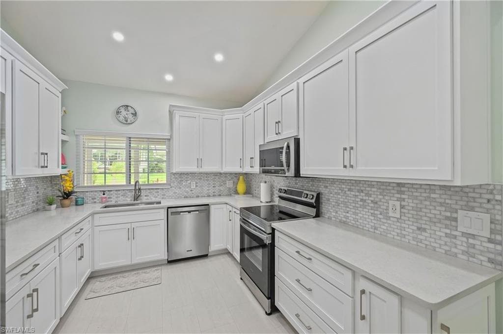 657 Saint Andrews BLVD-11