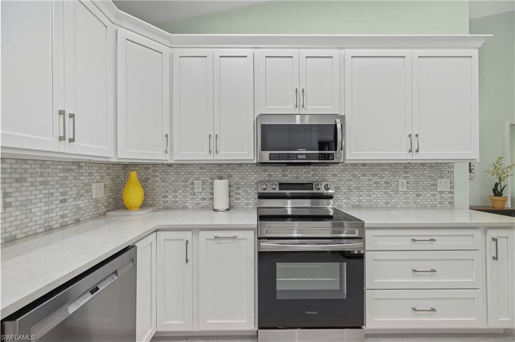 657 Saint Andrews BLVD-13