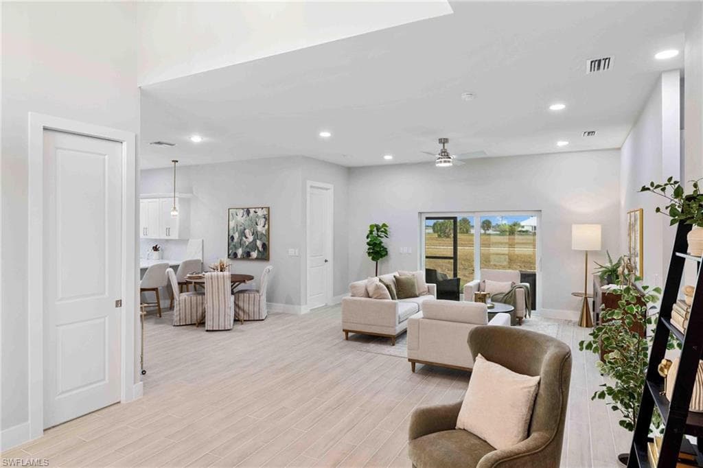 38 Lark DR-9