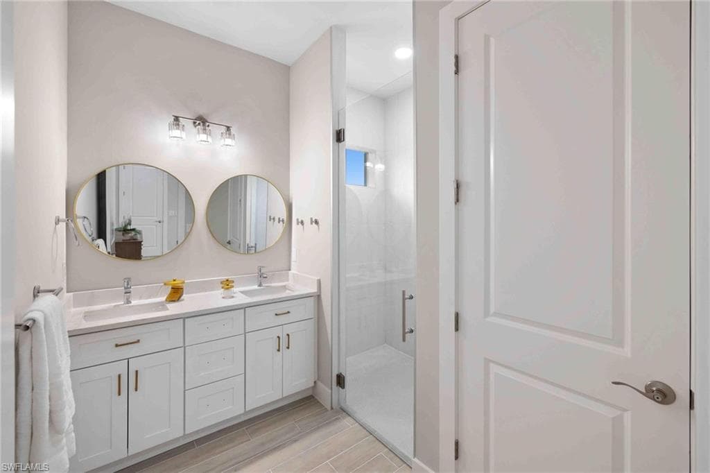38 Lark DR-19