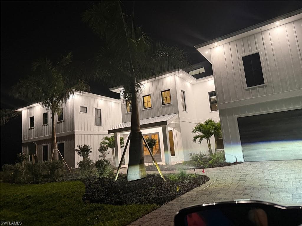 3324 Saint Kilda RD-22