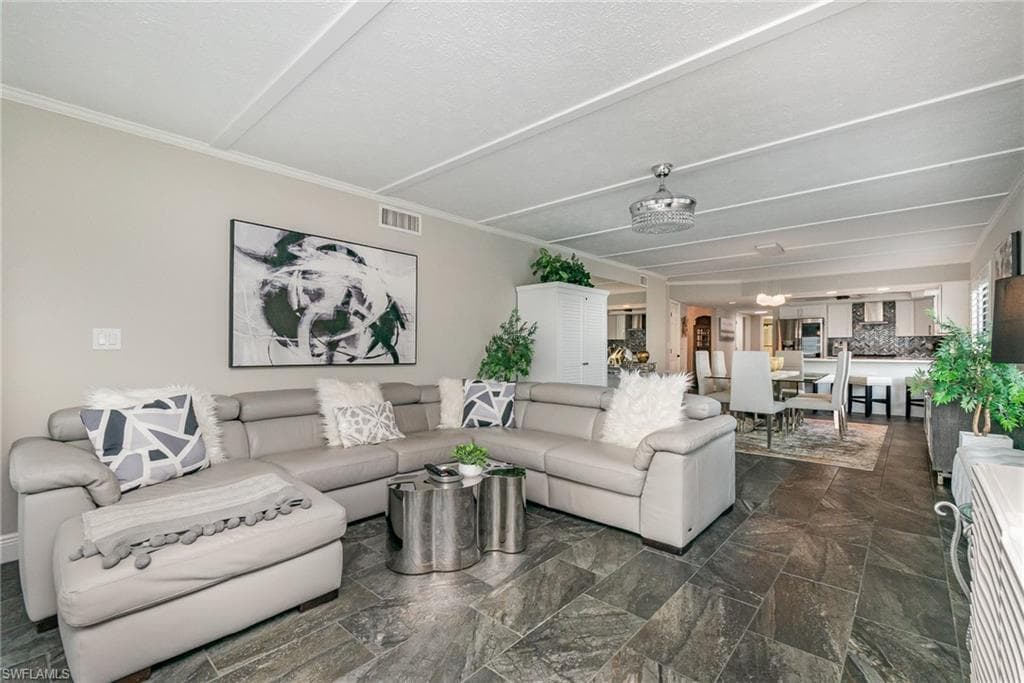 4001 SE 19th PL 1-2