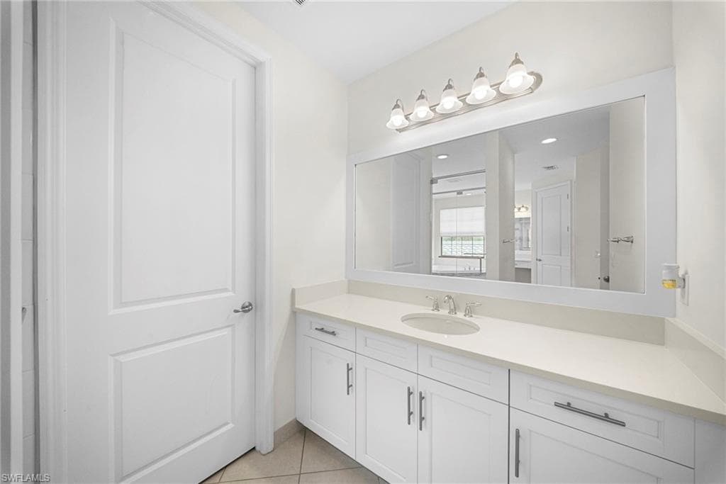 4586 Luminary AVE-27